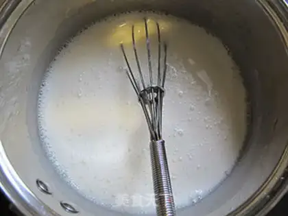 Make Soup and honey cheese buns step 1