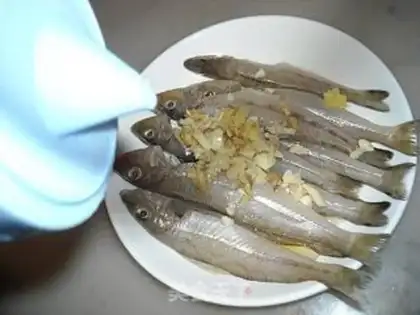 Make Fried sardines step 2