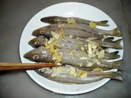 Make Fried sardines step 3