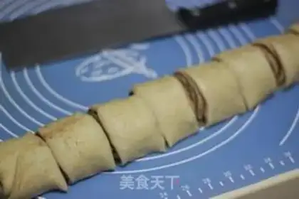 Make Cinnamon rolls step 7