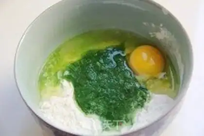 Make Spinach egg pancakes step 3