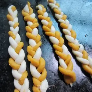 Make Double braid roll step 5