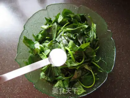 Make Steam melon leaves step 1