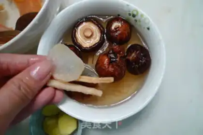 Make Sea cucumbered rooster step 2