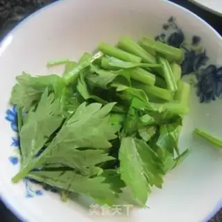 Make A soup pot of fan fish step 2