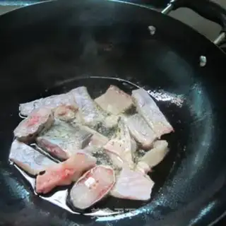 Make A soup pot of fan fish step 3