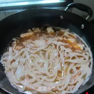 Make A soup pot of fan fish step 7
