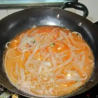 Make A soup pot of fan fish step 8