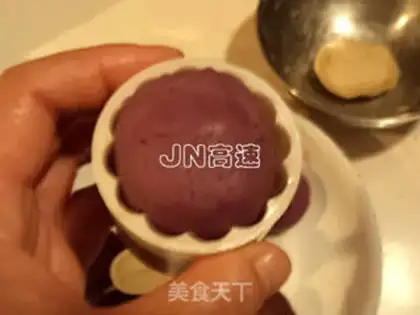 Make Blueberry jelly cheesecake step 8