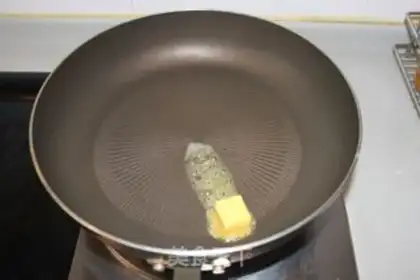 Make Shrimp noodles step 1