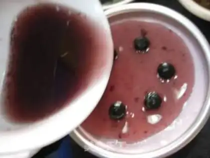 Make Blueberry jelly cheesecake step 20