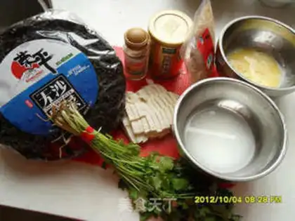 Make Cream shrimp tofu soup step 0