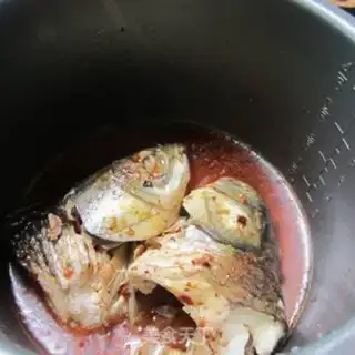 Make Red-burned fish head step 6