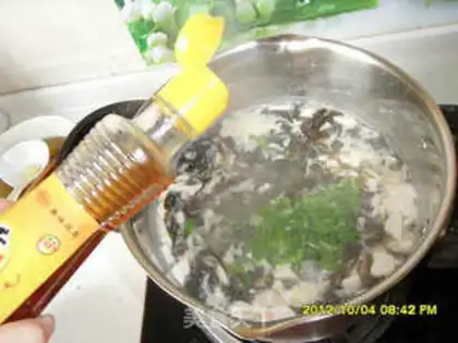 Make Cream shrimp tofu soup step 5