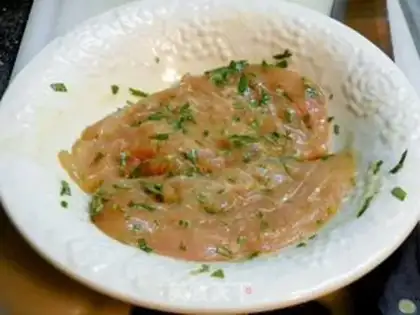 Make A rosel rosemary chicken steak step 1