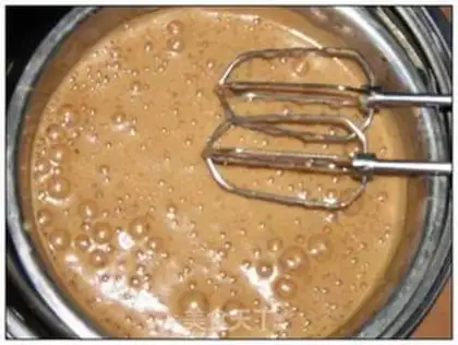 Make Red sugar walnut sponge cake step 2