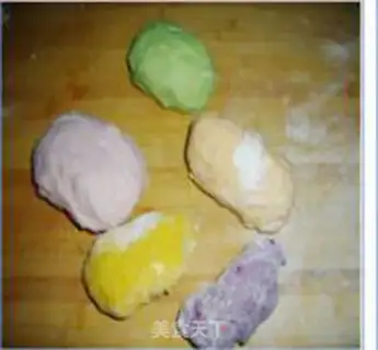 Make Goldfish dumplings step 1