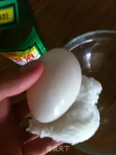 Make Five salted duck eggs step 1