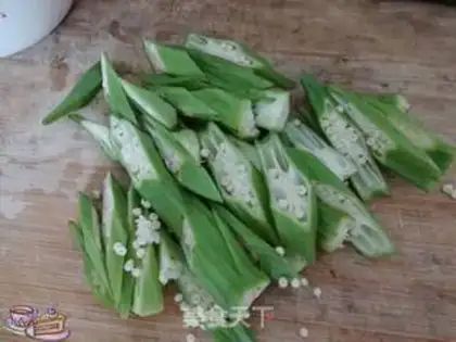 Make Autumn fried eggs step 1