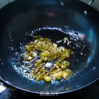 Make Noodles and chickens step 2