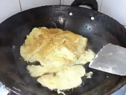 Make Autumn fried eggs step 4