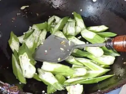 Make Autumn fried eggs step 6