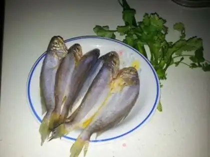 Make Fried wild, yellow peanutfish step 0