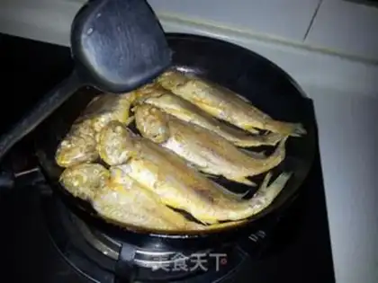 Make Fried wild, yellow peanutfish step 5