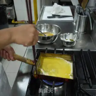 Make Japanese thick egg fever step 2