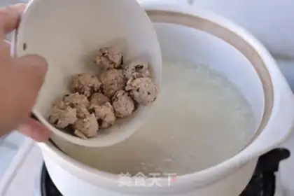 Make Meatball vegetable congee step 6
