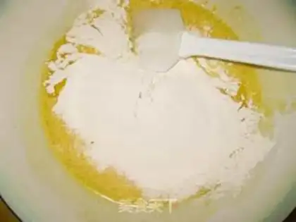 Make Yogurt cake step 4