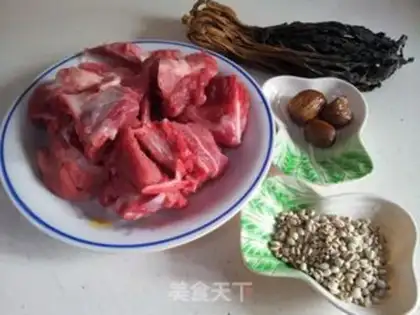 Make Piggy bone soup step 0
