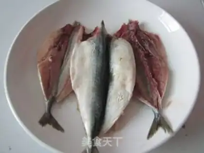 Make Soy sauce and gillfish step 0
