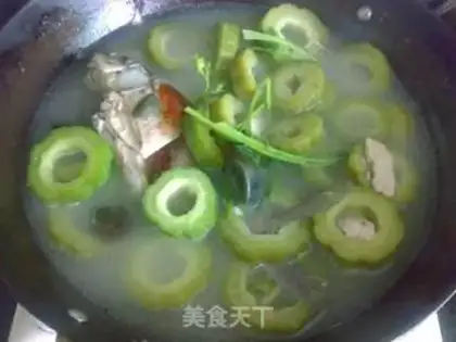 Make Suffering melons, eggs, fish soup step 5