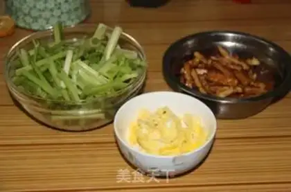 Make Cricket fried eggs step 0