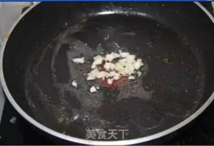Make Cricket fried eggs step 1