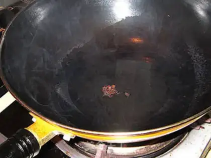 Make Wild peppers are fried beef step 2