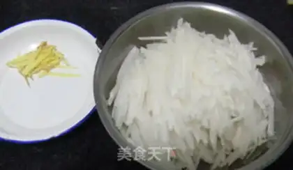 Make Shrimp radish soup step 1