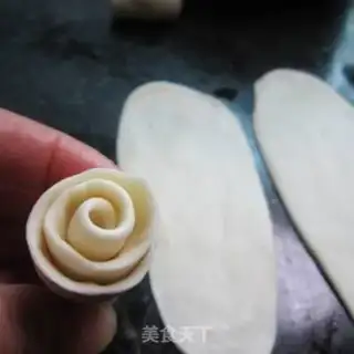 Make White Rose step 5