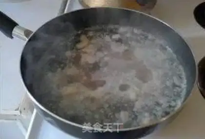Make Soybeans, pig feet step 4