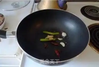 Make Soybeans, pig feet step 5