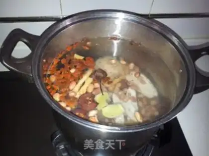 Make Pigtail peanut soup step 5