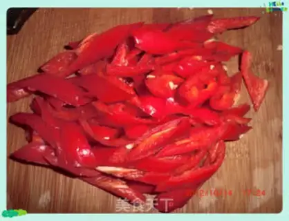 Make ♪ The red peppers and the yellow peppers ♪ step 4