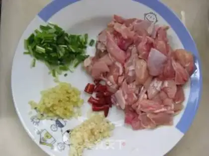 Make Spicy chicken step 1