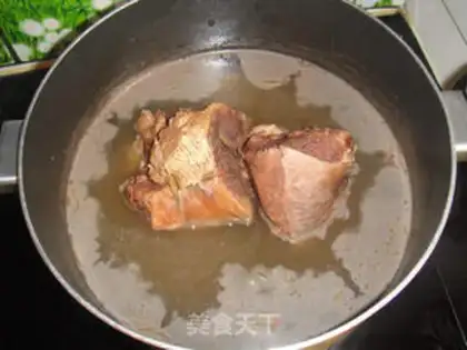 Make Spicy sauce with beef step 5