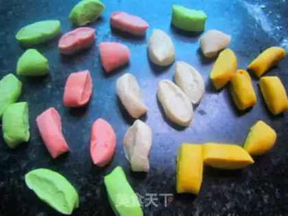 Make A colored pentagon dumpling step 3