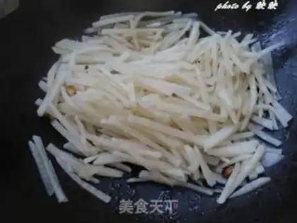 Make Hot cabbage and radish step 4