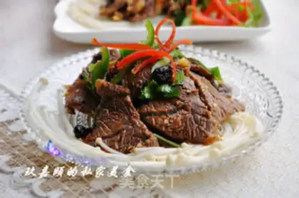 Make Spicy sauce with beef step 12