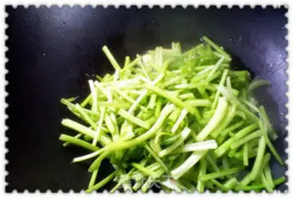 Make Celery fried dry step 4