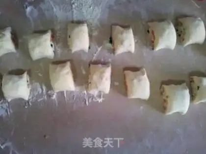 Make Onion ham rolls step 8